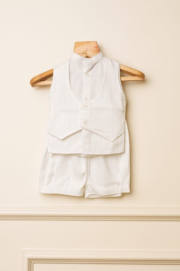20250804_1042_White Suit Display_remix_01k1sqt8qxfvkvx4thzb07r1ye